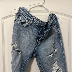 Size 10 American Eagle Lightwash Tomgirl Jeans